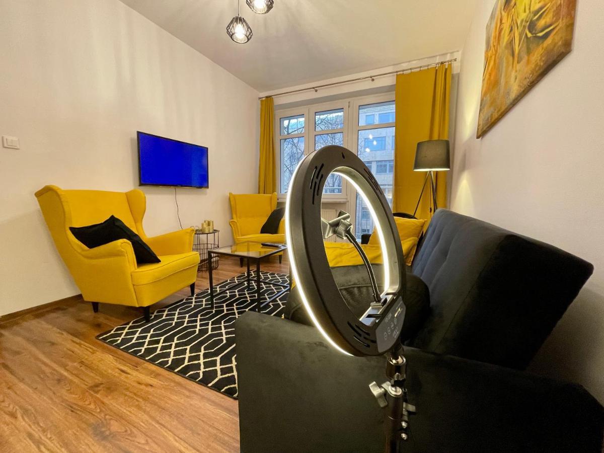 Diamond Metro Wifi 300 Mbs 70'Tv Netflix Hbo Appletv+ Apartment Warsawa Bagian luar foto